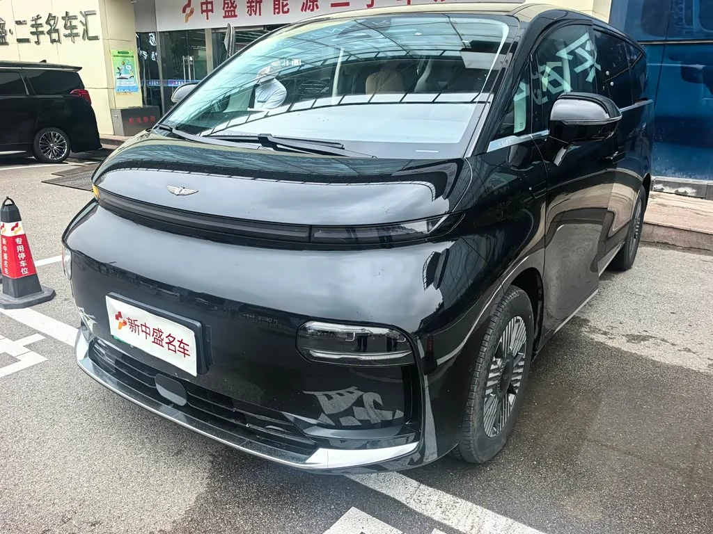 Geely Galaxy L380 2024 100 6 мест 2WD Air